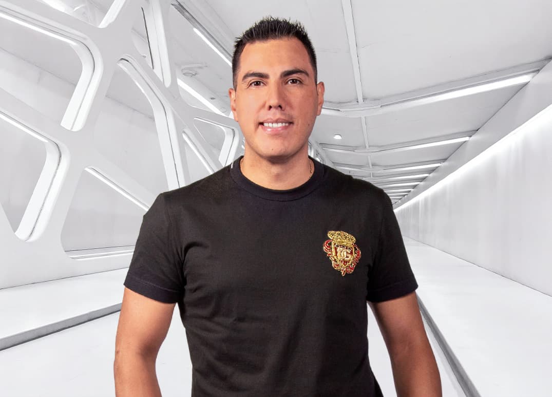 Luis Olivares